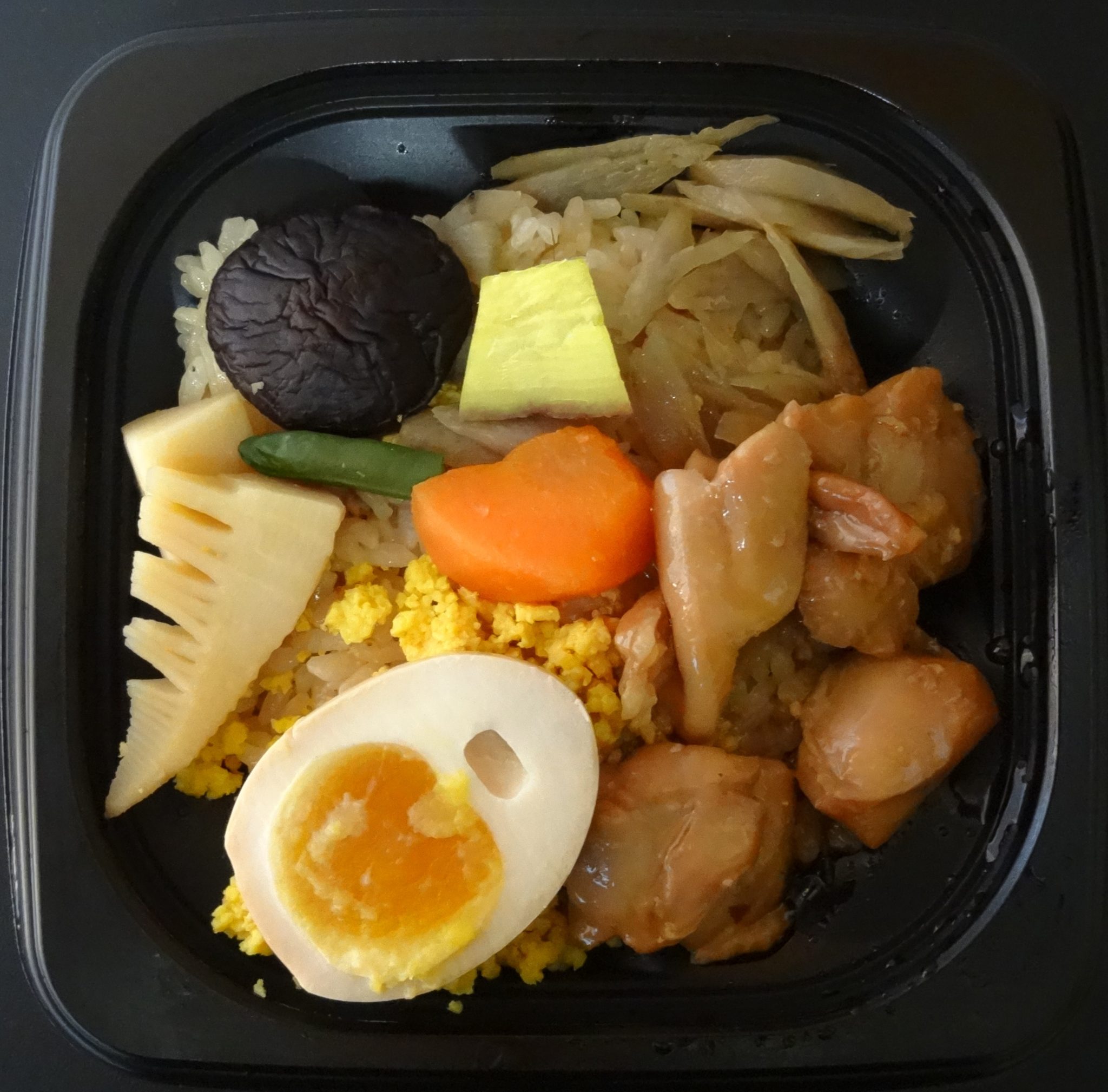 セブンイレブンの「一番だしで炊いた鶏の炊き込みご飯」口コミ！カロリーや糖質も！ グルメくりっぷ